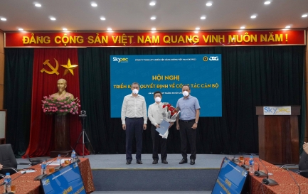 HỘI NGHỊ TRIỂN KHAI QUYẾT ĐỊNH VỀ CÔNG TÁC CÁN BỘ